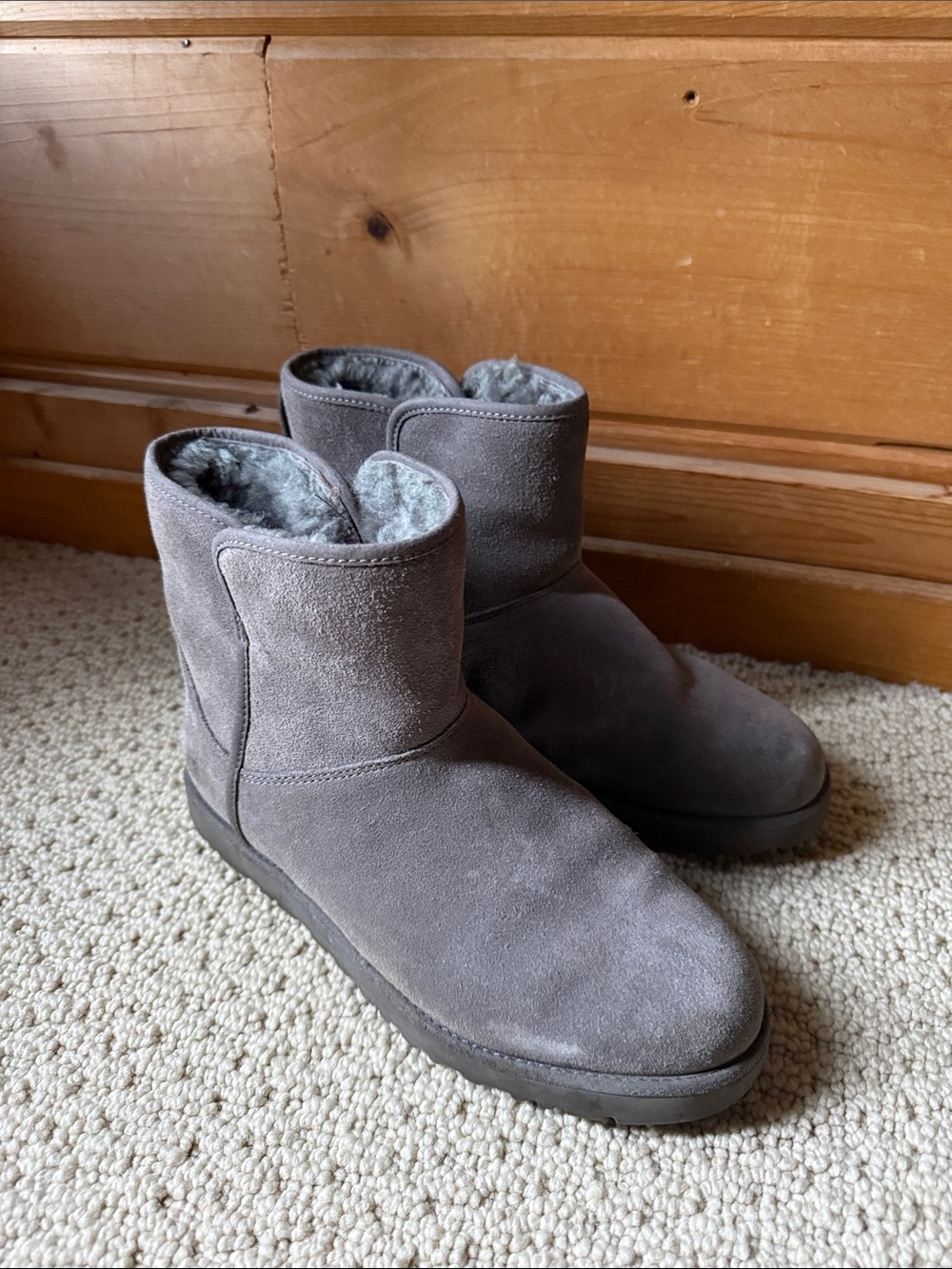 Ugg Gray Suede Winter Boots - Short Ankle Style Size 7